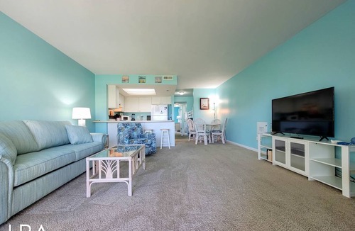 Surf City Condo | 70 m² Condo ∙ 1 bedroom ∙ 6 guests