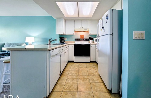Surf City Condo | 70 m² Condo ∙ 1 bedroom ∙ 6 guests