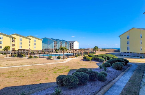 Surf City Condo | 70 m² Condo ∙ 1 bedroom ∙ 5 guests