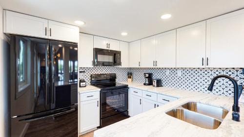 Shelter Cove Villa | 7111 Harbourside I