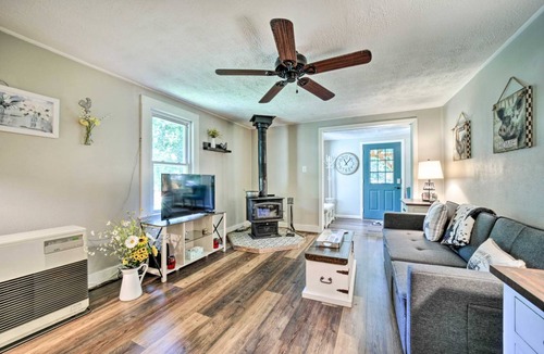 Waynesville Cottage | 72 m² Cabin ∙ 2 bedrooms ∙ 6 guests