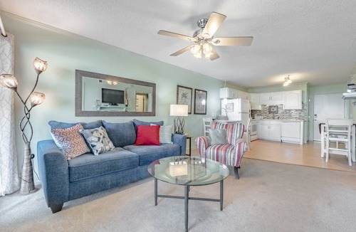 North Carolina Coast Condo | 73 m² Condo ∙ 2 bedrooms ∙ 7 guests