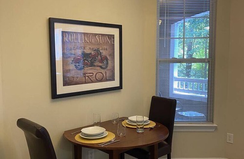 Southwest Raleigh Apartment | 74 m² Apartment ∙ 1 bedroom ∙ 2 guests