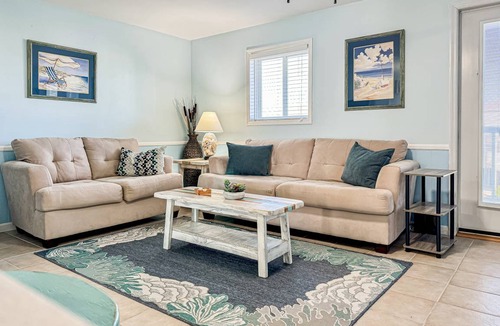 Ocean Isle Beach Condo | 74 m² Condo ∙ 2 bedrooms ∙ 3 guests