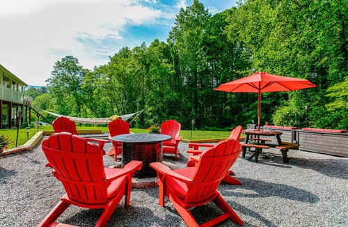 Swannanoa House | 74 m² House ∙ 2 bedrooms ∙ 6 guests