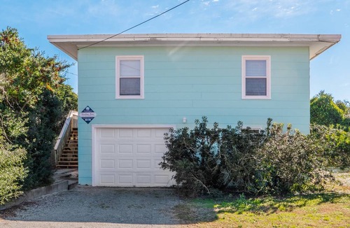Topsail Beach House | 74 m² House ∙ 2 bedrooms ∙ 4 guests