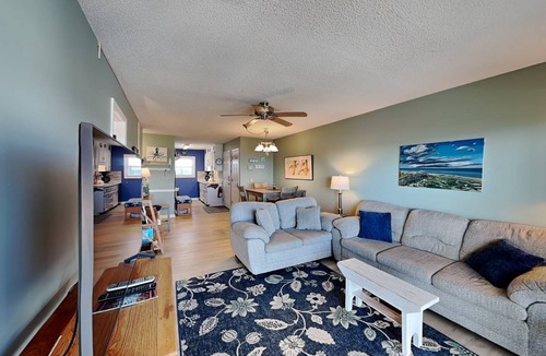 Carolina Beach Condo | 76 m² Condo ∙ 2 bedrooms ∙ 6 guests
