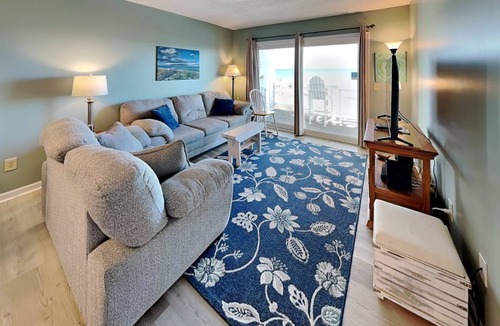 Carolina Beach Condo | 76 m² Condo ∙ 2 bedrooms ∙ 6 guests