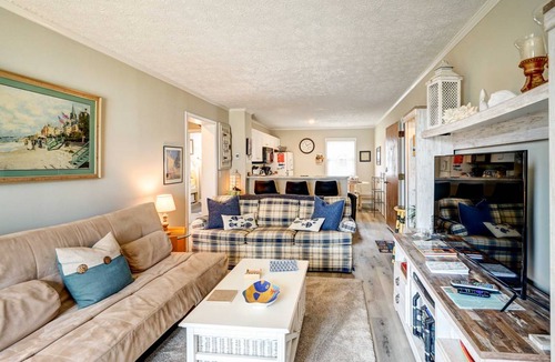 Sneads Ferry Apartment | 78 m² Apartment ∙ 2 bedrooms ∙ 5 guests
