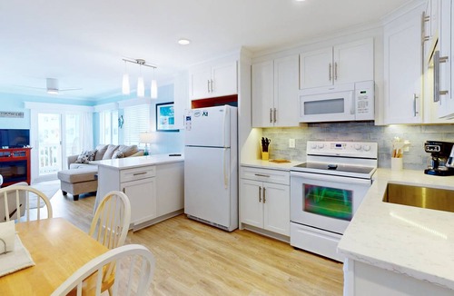 Morehead City Condo | 78 m² Condo ∙ 2 bedrooms ∙ 6 guests