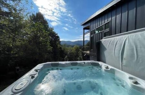 Clyde House | 7Ridge - Hot Tub & Stunning View