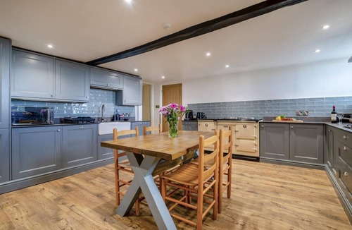 Nether Stowey Cottage | 8 Bed in Nether Stowey (oc-c30194)