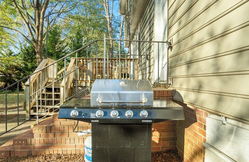 Marlwood Acre House | 8 Beds, Large Groups, Karaoke, Firepit