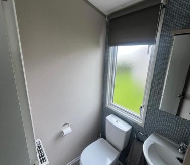 Brean Resort | 8 berth caravan Spinney Way Unity Beach Brean Somerset no pets