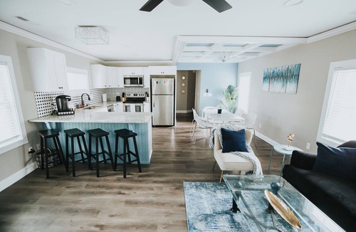 Wilmington House | 8 Min Walk to RiverWalk, Modern Newly Built Home