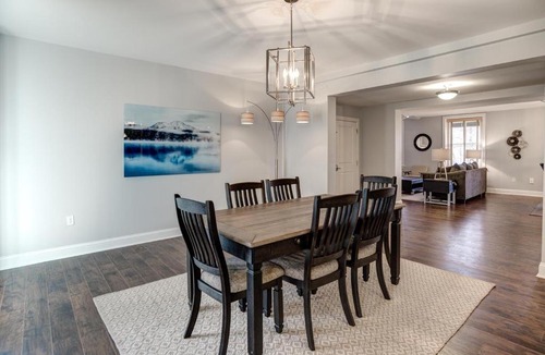Asheville House | 8 Village Lane 200
