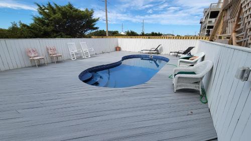 South Nags Head House | 8018 Beach Rd, Semi-Oceanfront, Pool/Hot Tub