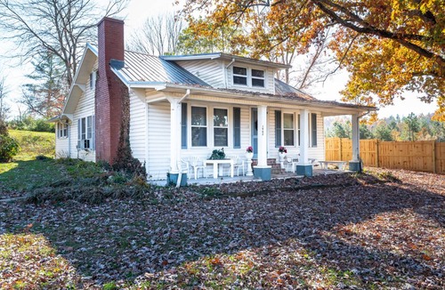 Morganton House | 84 m² House ∙ 2 bedrooms ∙ 4 guests