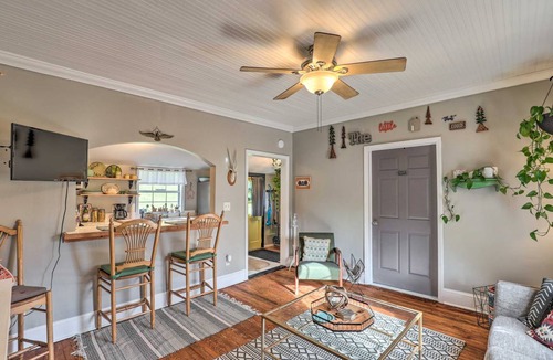 Woodfin House | 85 m² House ∙ 2 bedrooms ∙ 4 guests