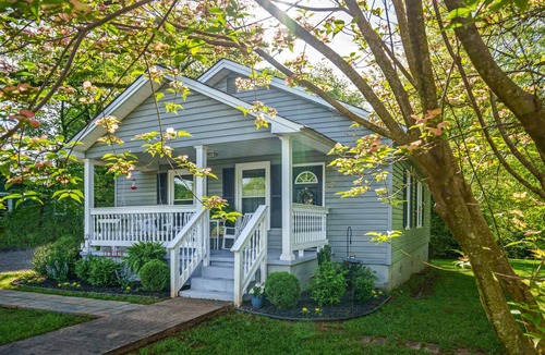 Mount Holly Cottage | 86 m² Cabin ∙ 2 bedrooms ∙ 4 guests