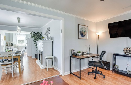 Sanford House | 9 Mi to Downtown: Sanford Home w/Hot Tub