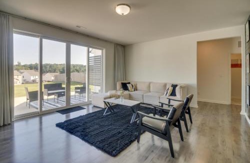 Mount Holly House | 9 Mi to Natl Whitewater Center! Sleek Family Home