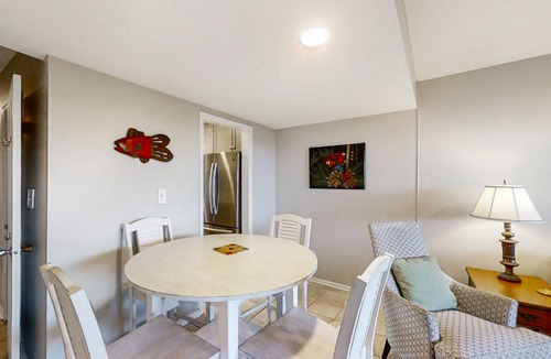 Pine Knoll Shores Condo | 91 m² Condo ∙ 2 bedrooms ∙ 5 guests