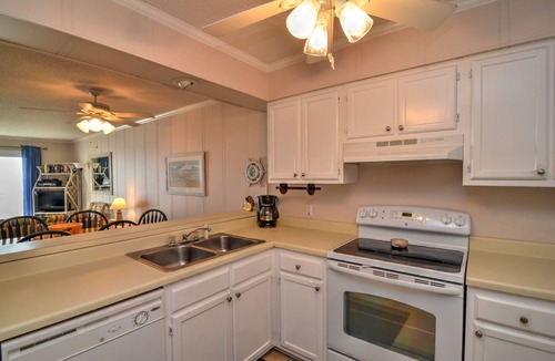Holden Beach Condo | 91 m² Condo ∙ 2 bedrooms ∙ 6 guests