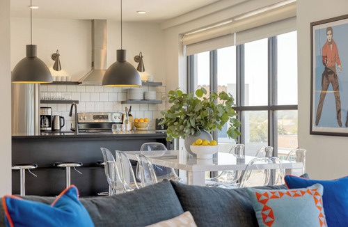 Historic Edgefield House | 916 Main 12 Unit Buyout - 30BDRs! Prvt Two Floors