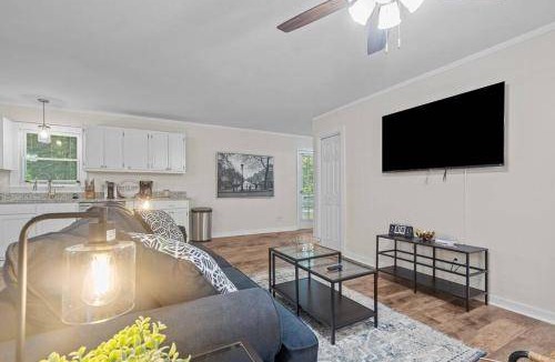 Northwest Raleigh House | 93 m² House ∙ 2 bedrooms ∙ 8 guests
