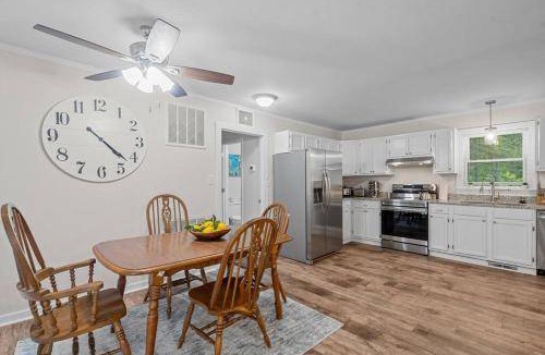 Northwest Raleigh House | 93 m² House ∙ 2 bedrooms ∙ 8 guests