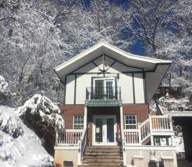 Lake Lure Bed & Breakfast | 95 m² Bed and breakfast ∙ 2 bedrooms ∙ 4 guests