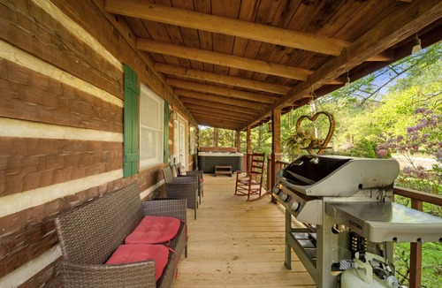 Boone Cabin | 95 m² Cabin ∙ 2 bedrooms ∙ 8 guests