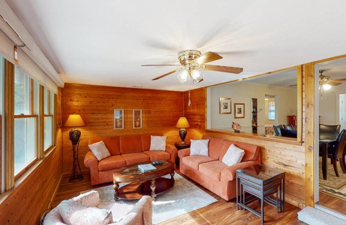 Brigands' Bay House | 96 m² House ∙ 3 bedrooms ∙ 6 guests