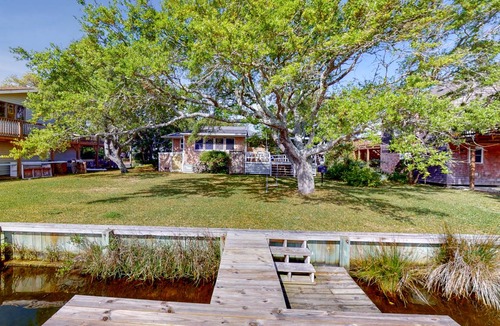 Brigands' Bay House | 96 m² House ∙ 3 bedrooms ∙ 6 guests