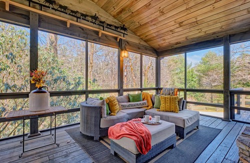 Cashiers Cabin | 97 m² Cabin ∙ 3 bedrooms ∙ 6 guests