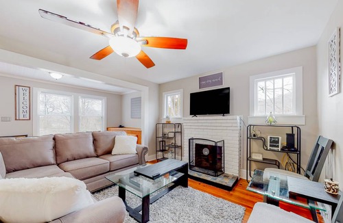 Candler House | 98 m² House ∙ 2 bedrooms ∙ 4 guests