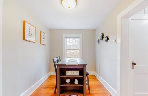 Candler House | 98 m² House ∙ 2 bedrooms ∙ 4 guests
