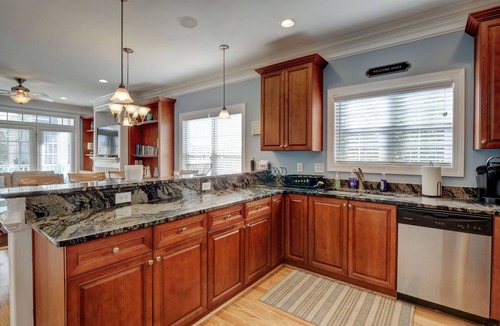 Wilmington Beach House | A Better View - 7 Bedrooms. Amazing roof top views, quick walk to the beach!