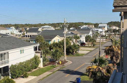 Ash Condo | A block from the Beach and 2 Decks with amazing views!