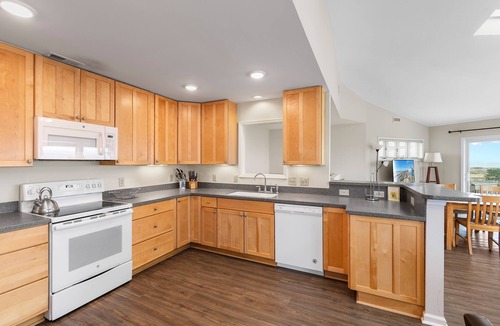 Holden Beach House | "A Blue Monkey" Oceanfront with a pool, 4 bedroom 4.5 bathroom