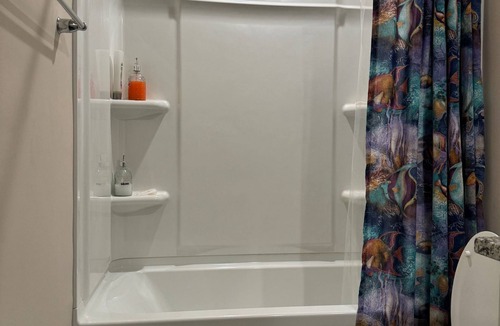 Northeast Raleigh House | A brand new, comfortable and clean share bathroom C