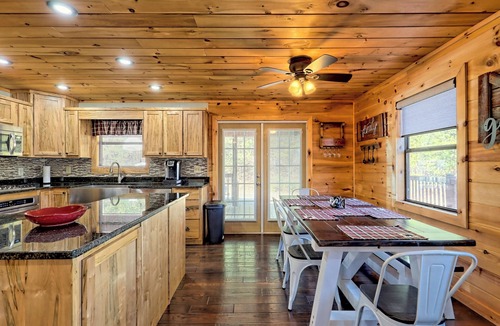 Marble Cabin | A cozy and bright cabin w/firepit close to many activities in the Smokies!