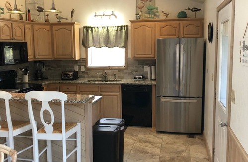 Whalehead Beach House | A few step to the beach/Private Pool/Spa/Linens/Beds made/office/Wifi/much more