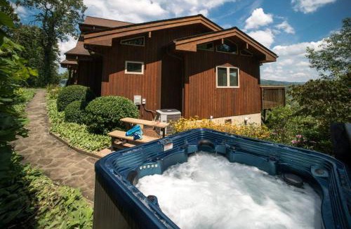 Sugar Grove House | A-frame, Grand Views, Hot Tub, Mins To Boone & Asu