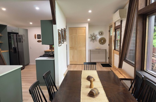 Newland Cabin | A-Frame Log Mountain Home With AC - soft listing
