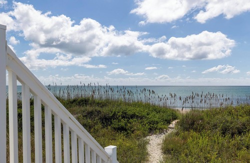 Pine Knoll Shores House | A Gritty Palace - Oceanfront House, 5BR, 4.5BA, Pine Knoll Shores