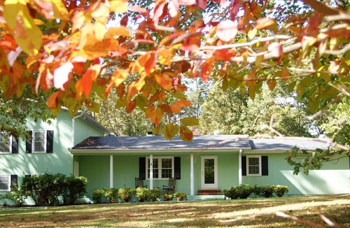 Troy House | A Home Away From Home! 15 min from NC ZOO and 15 min from Seagrove Potters!