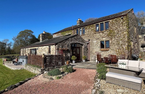 Kendal House | A Luxury barn conversion ideal for visits to the Lake District, accommodates 8