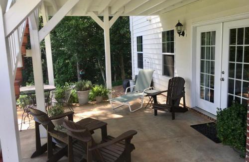 Pinnacle Bed & Breakfast | A Mighty Oak B&B